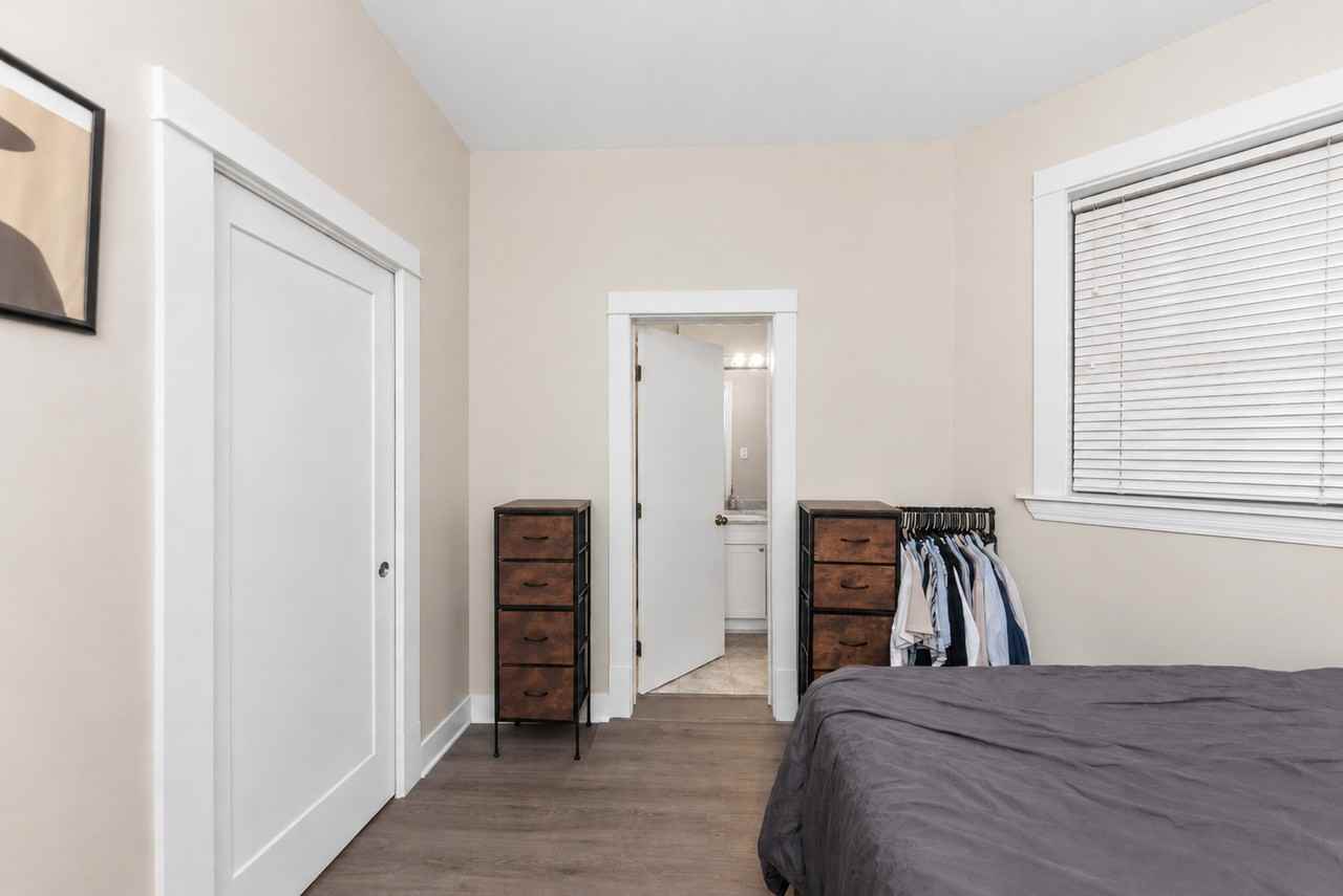 954 W Cuyler Ave #1E - Photo 4 of 8