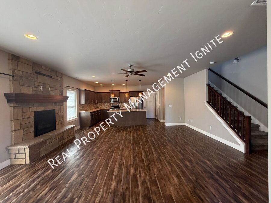 20531 Se Stanford Pl - Photo 2 of 16