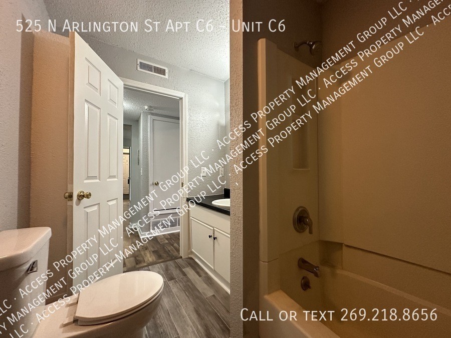 525 N Arlington St Apt C6 #C6 - Photo 2 of 9