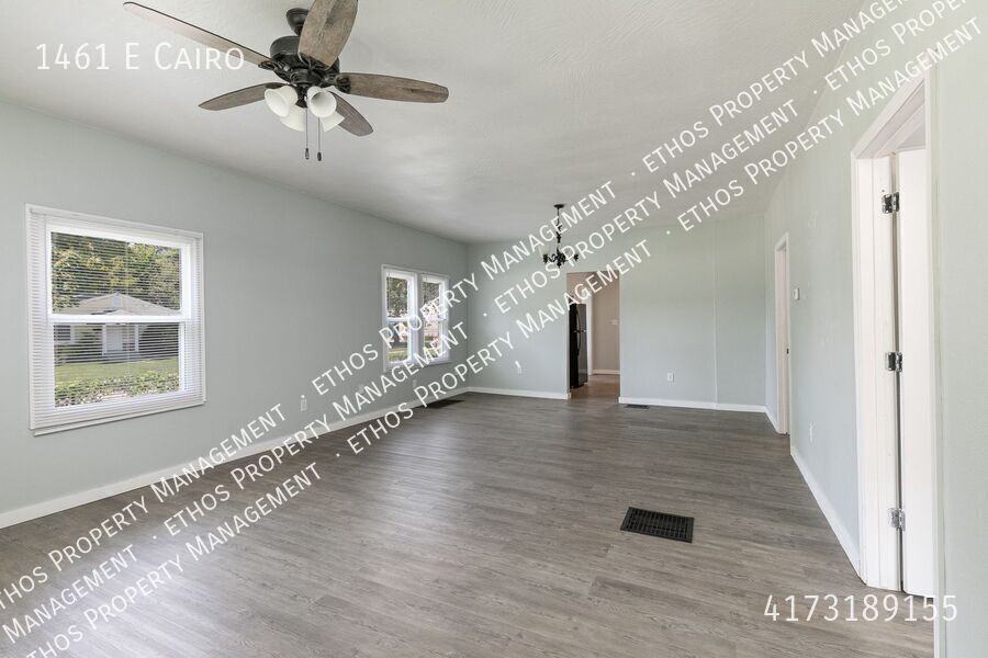 1461 E Cairo St - Photo 4 of 16