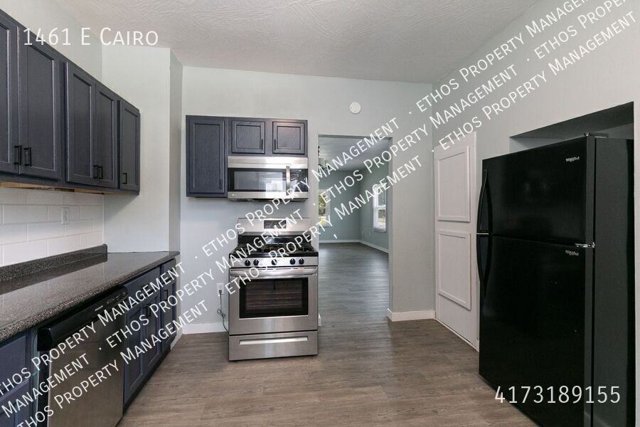 1461 E Cairo St - Photo 6 of 16