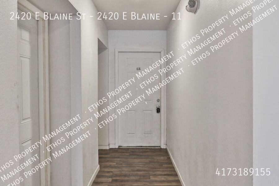 2420 E Blaine St - 2420 E Blaine #11 - Photo 3 of 16