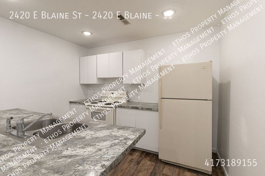2420 E Blaine St - 2420 E Blaine #11 - Photo 6 of 16