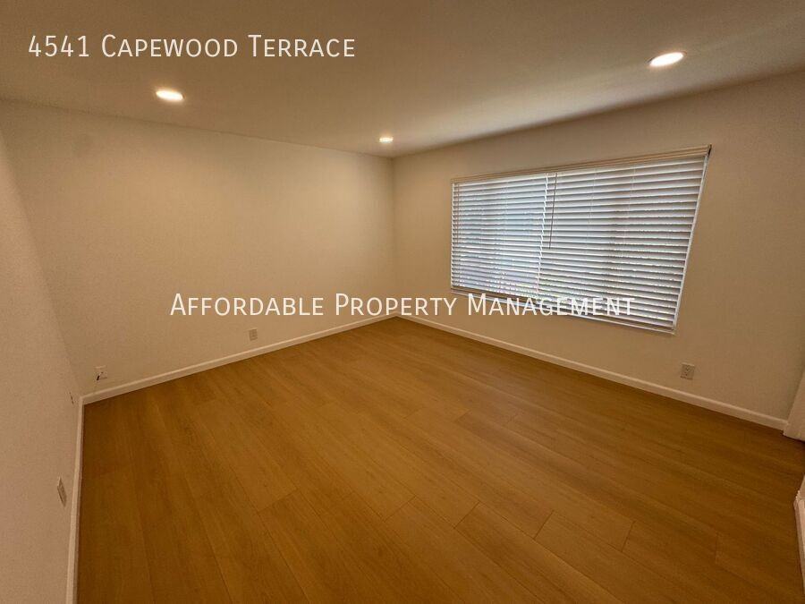 4541 Capewood Ter - Photo 6 of 16