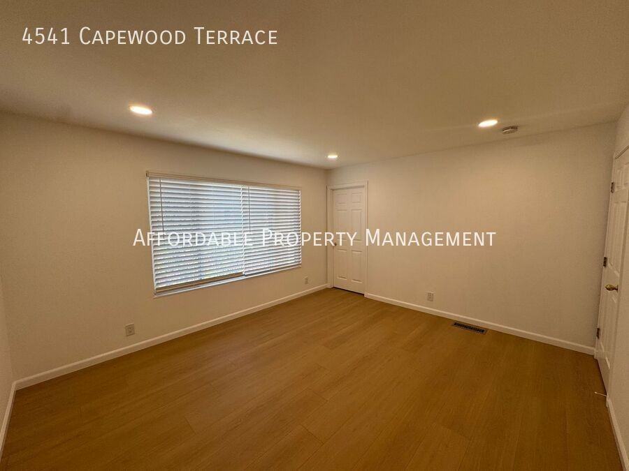 4541 Capewood Ter - Photo 7 of 16