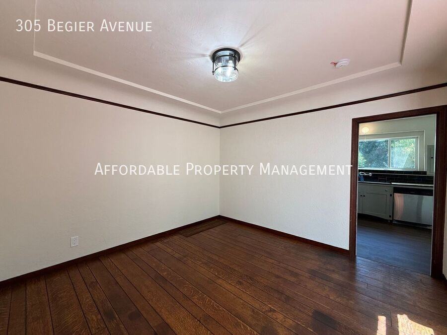 305 Begier Ave - Photo 6 of 26