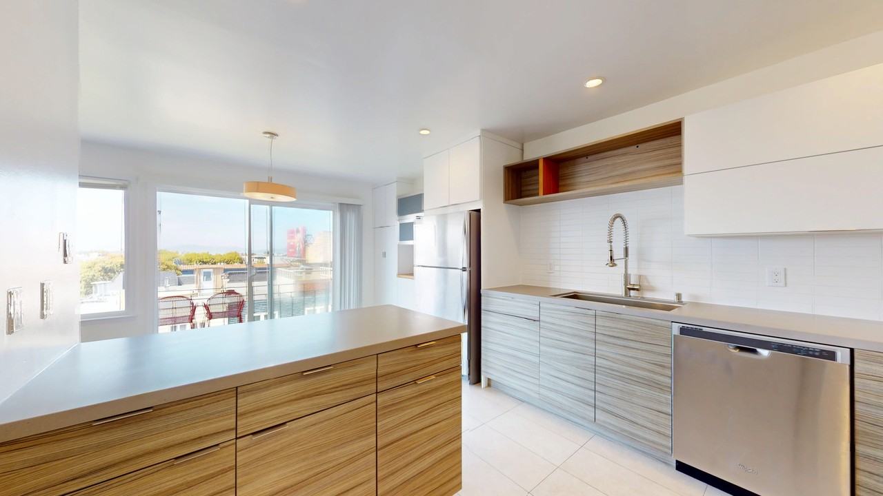 2642 Greenwich St #102 - Photo 2 of 28