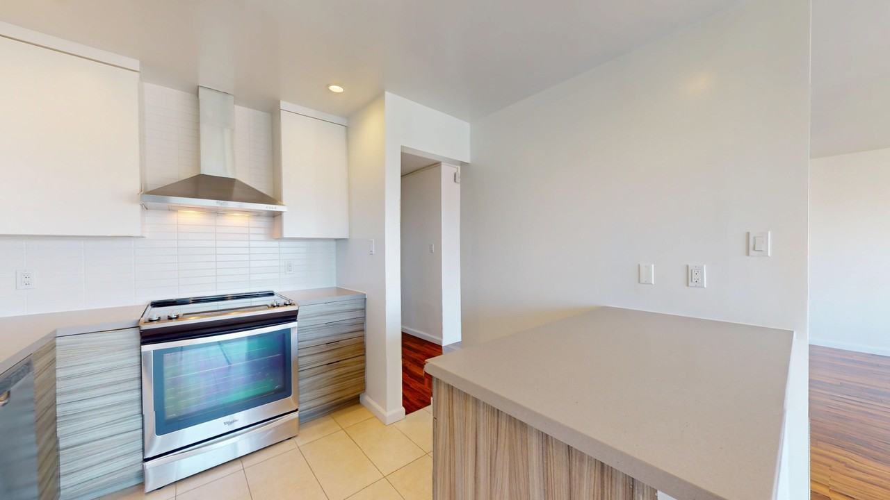 2642 Greenwich St #102 - Photo 6 of 28