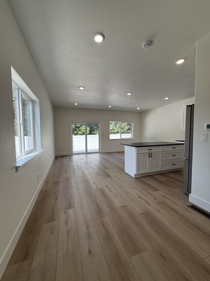13301 E Alki Ave #1 - Photo 2 of 14