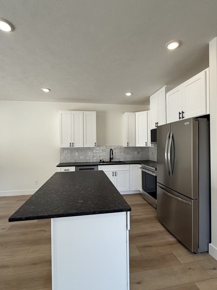 13301 E Alki Ave #1 - Photo 3 of 14