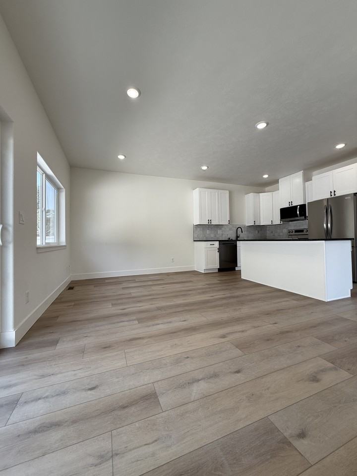 13301 E Alki Ave #1 - Photo 4 of 14