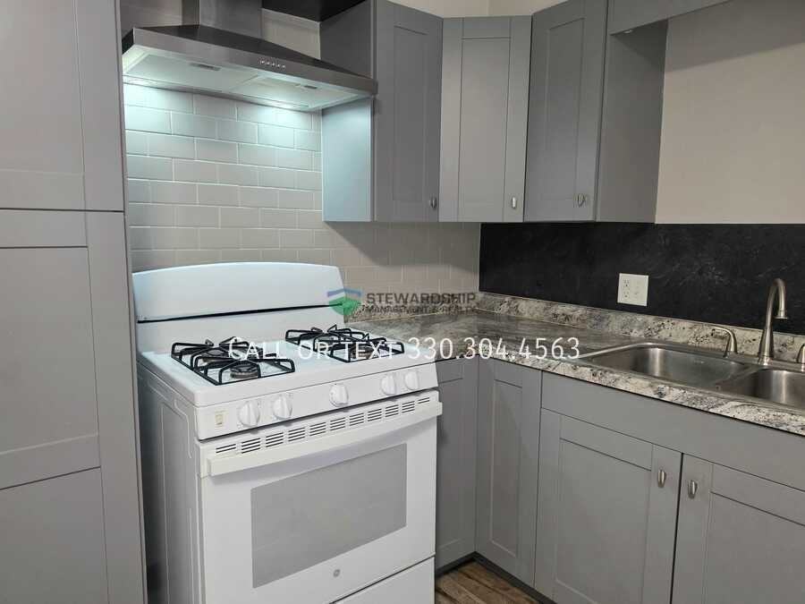 1738 Harvard Ave Nw - Photo 2 of 24