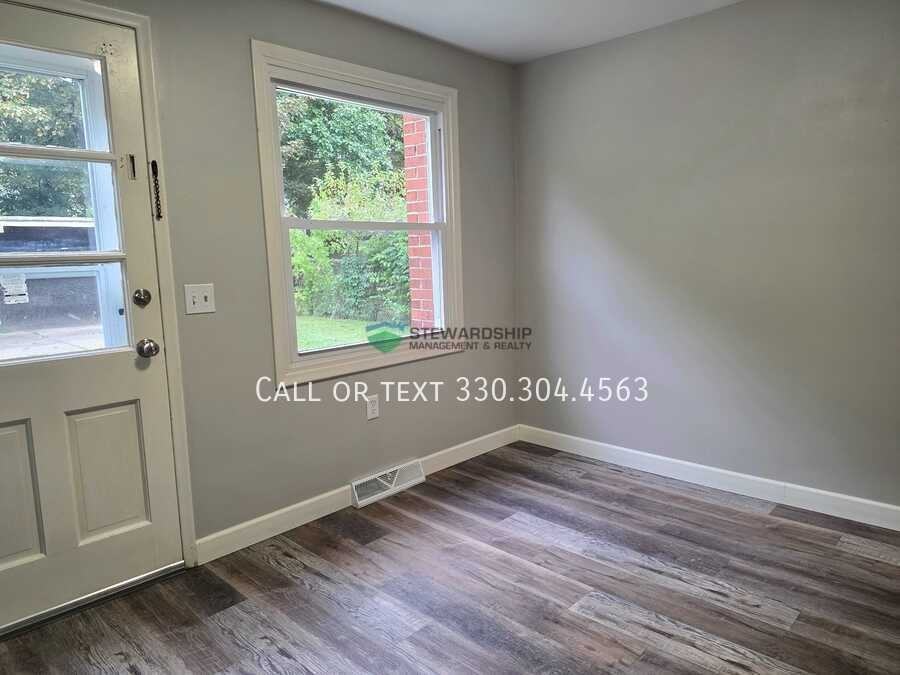 1738 Harvard Ave Nw - Photo 4 of 24
