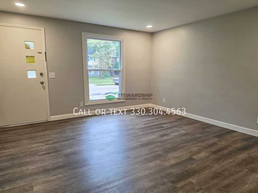 1738 Harvard Ave Nw - Photo 6 of 24