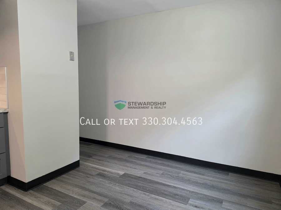 1740 Harvard Ave Nw - Photo 5 of 27