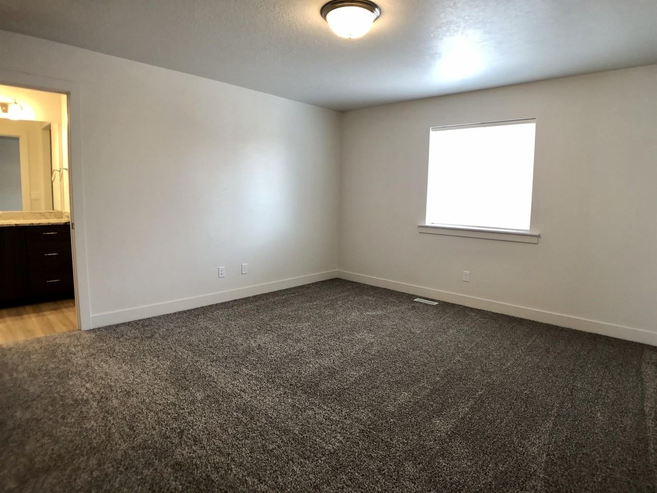 433 S 1400 E #1 - Photo 4 of 23
