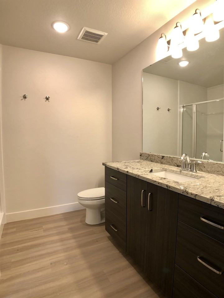 433 S 1400 E #1 - Photo 7 of 23