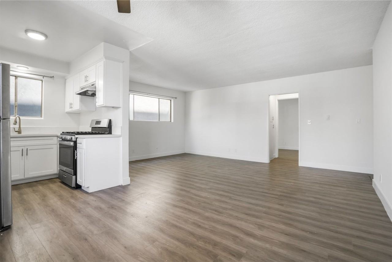 1030 N Orange Grove Ave. - Photo 2 of 26