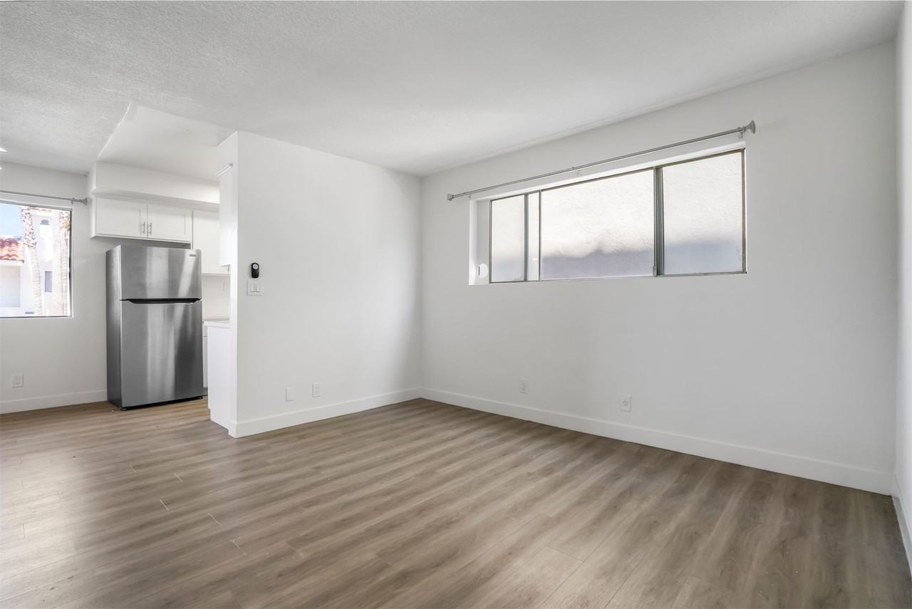 1030 N Orange Grove Ave. - Photo 3 of 26