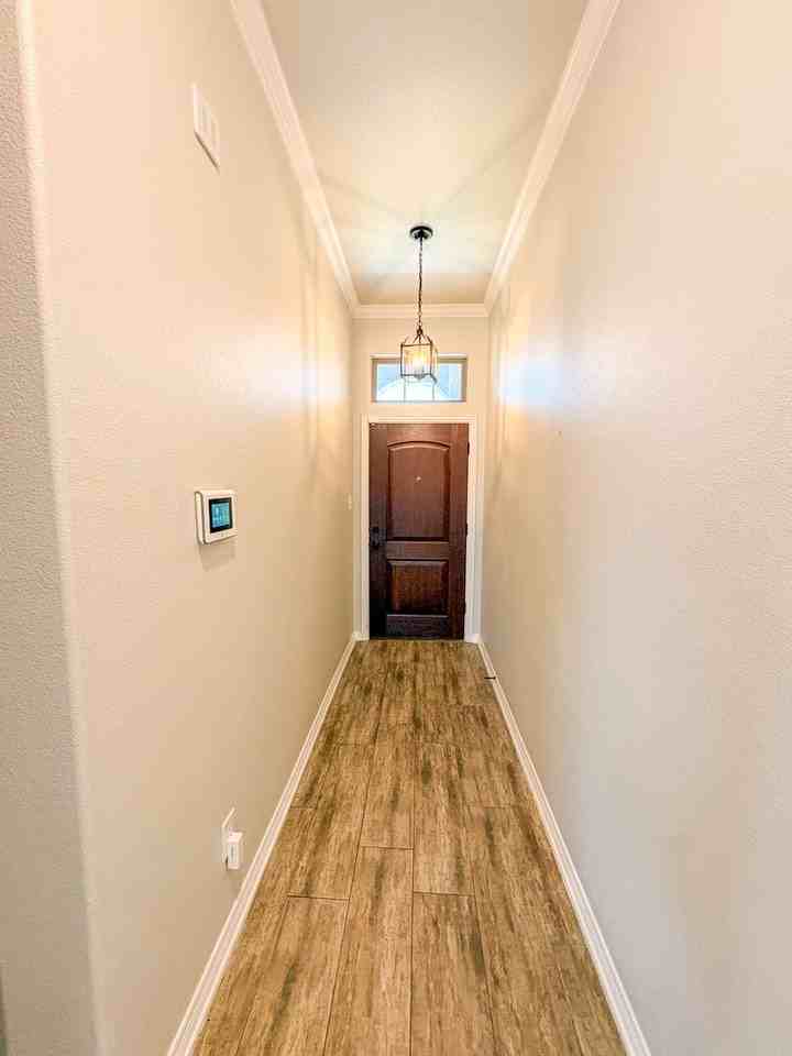 701 Juniper Dr - Photo 3 of 23