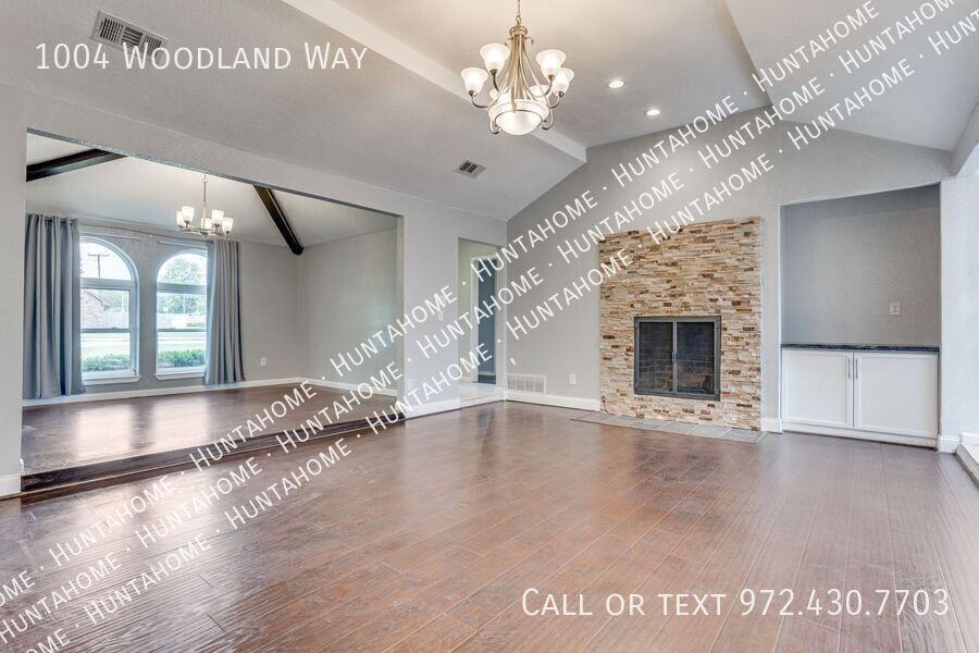 1004 Woodland Way - Photo 2 of 12