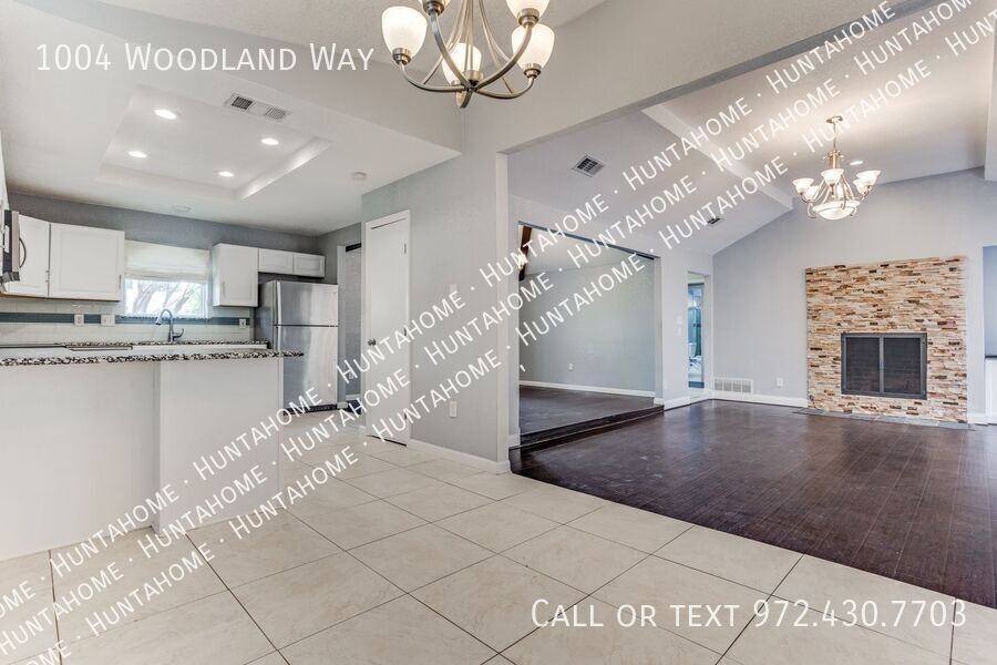 1004 Woodland Way - Photo 5 of 12