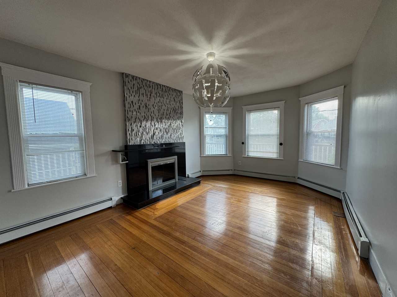 722 Adams Street ##3 - Photo 6 of 33