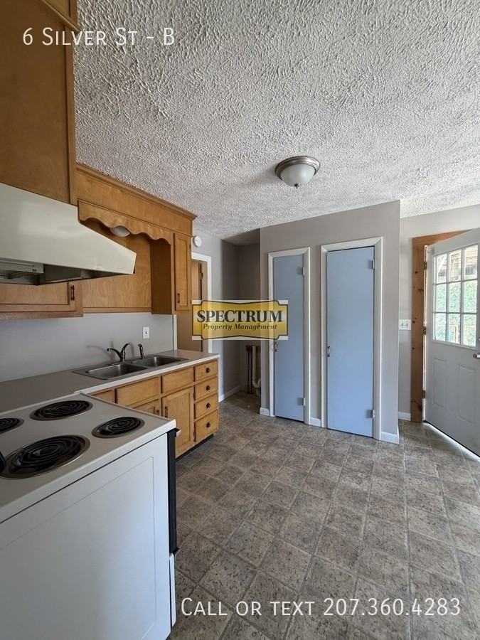 6 Silver St #B - Photo 2 of 10