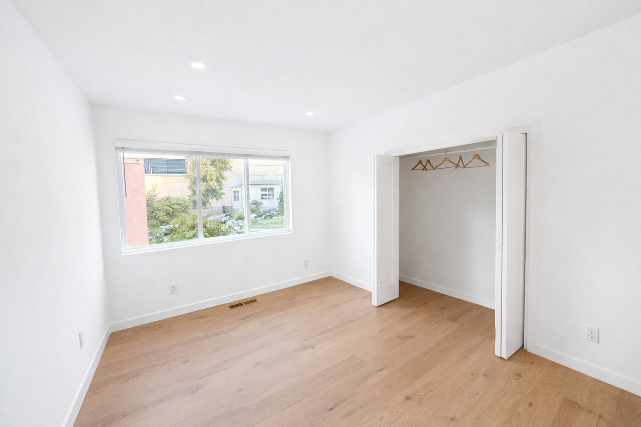 2045 Emerson St - Photo 3 of 15