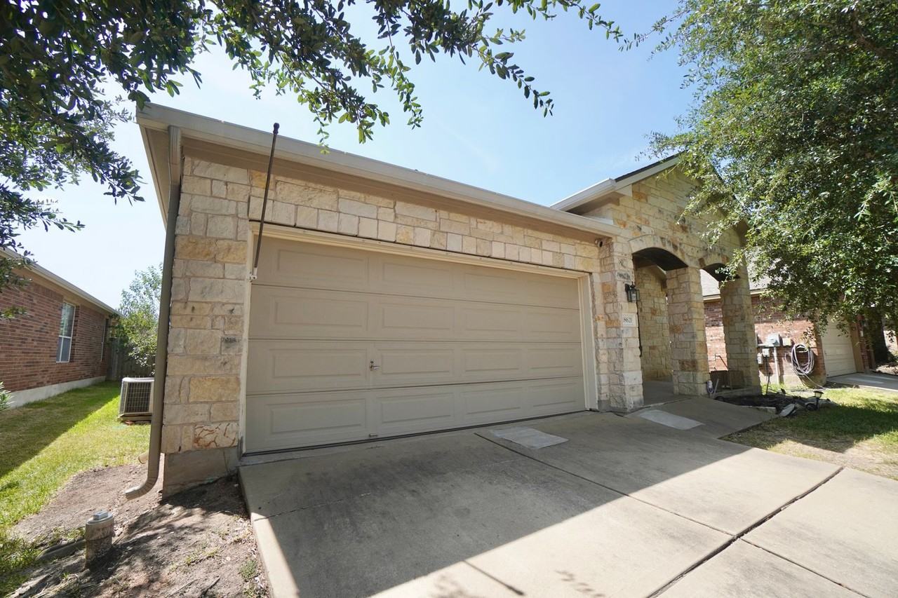 18621 Dry Pond Dr - Photo 2 of 36