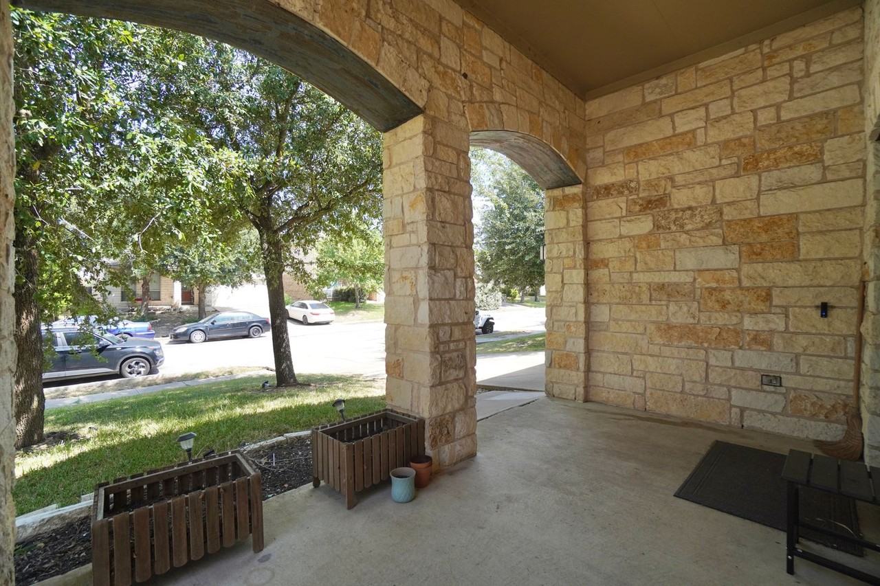 18621 Dry Pond Dr - Photo 3 of 36
