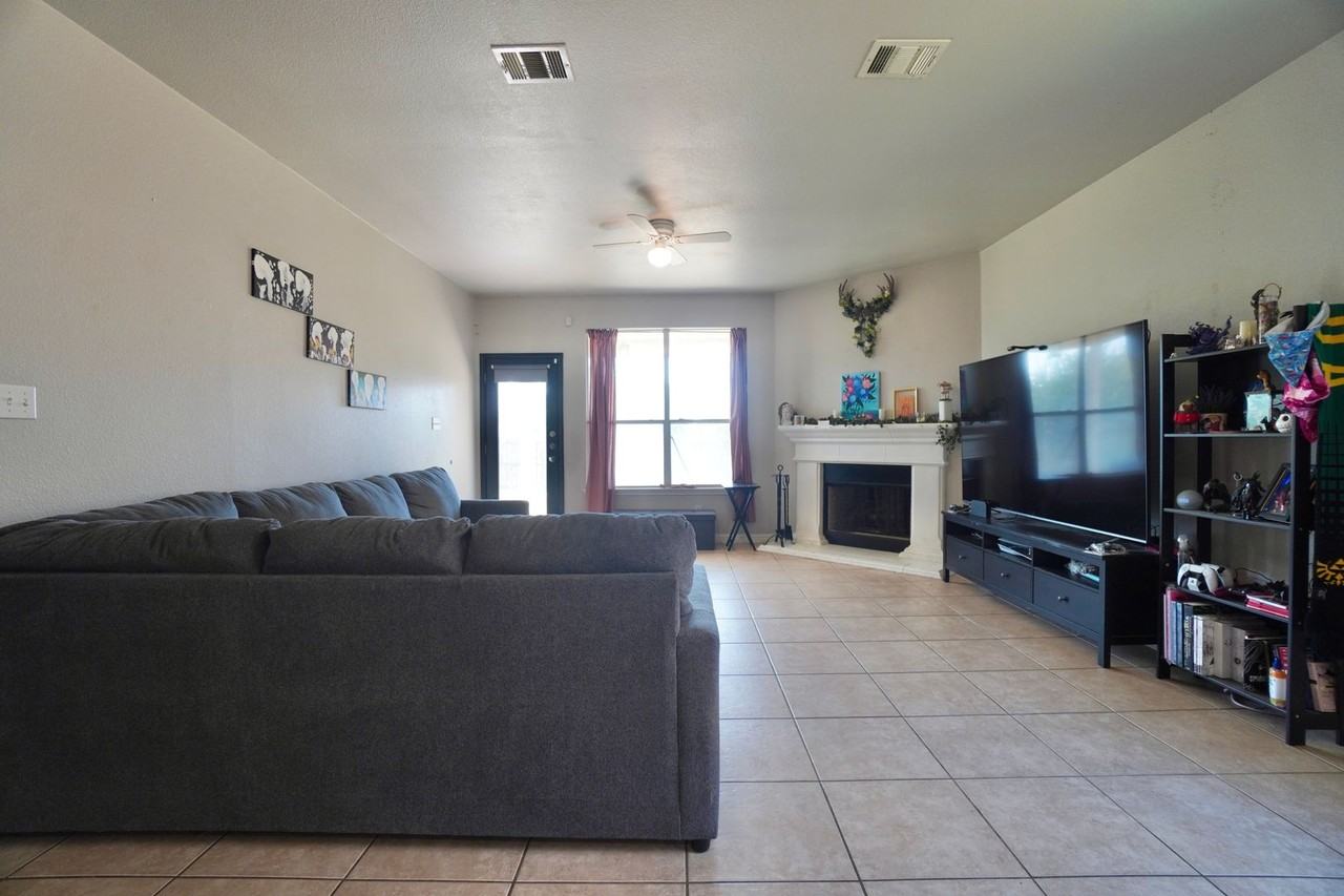 18621 Dry Pond Dr - Photo 6 of 36