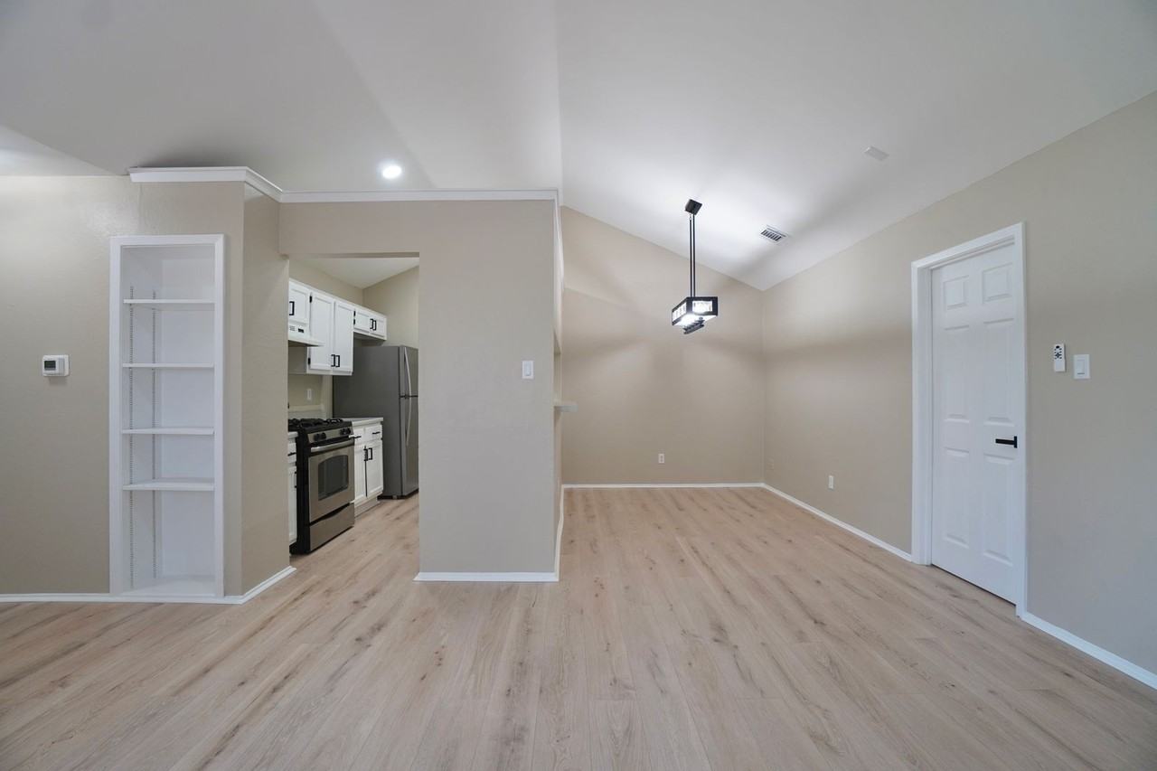 508 Greenlawn Blvd - Photo 4 of 25