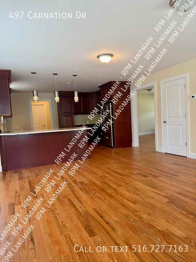 497 Carnation Dr - Photo 2 of 19