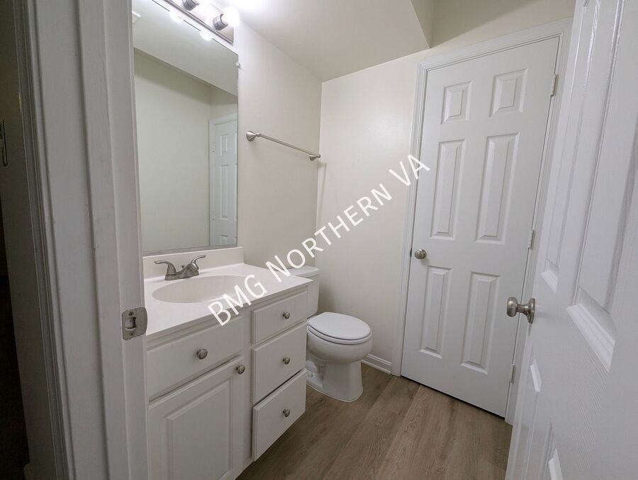 10207 Magnolia Grove Dr - Photo 2 of 15