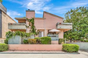 featured image of 4424 Coldwater Canyon Ave - 4424 Coldwater Canyon Ave #3