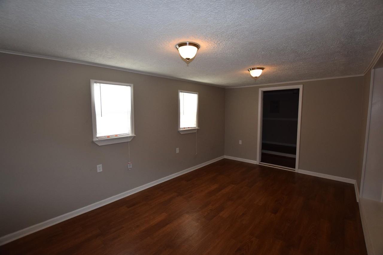 3513 Monroe St - Photo 5 of 11