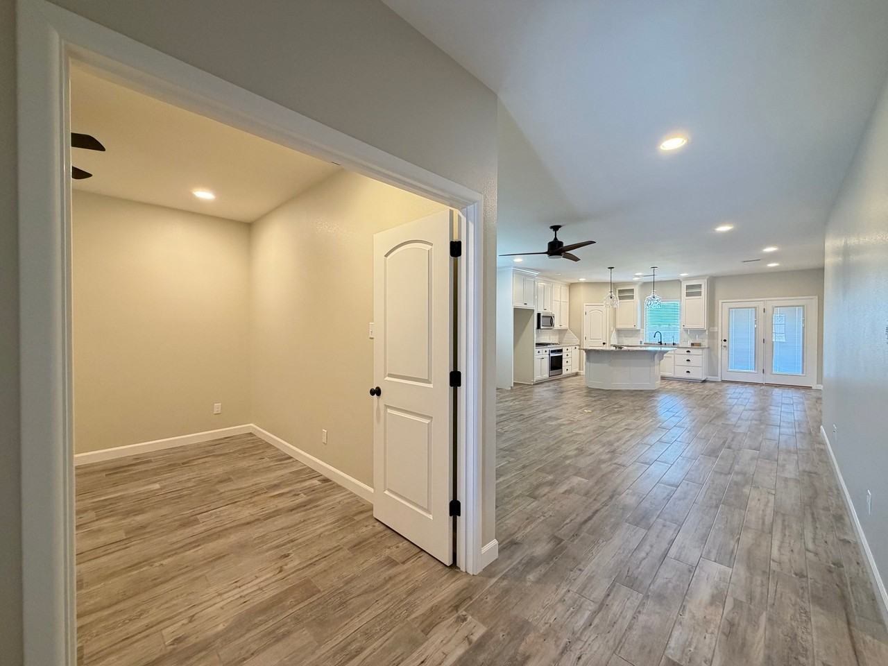 1322 Solomon Ln - Photo 3 of 20