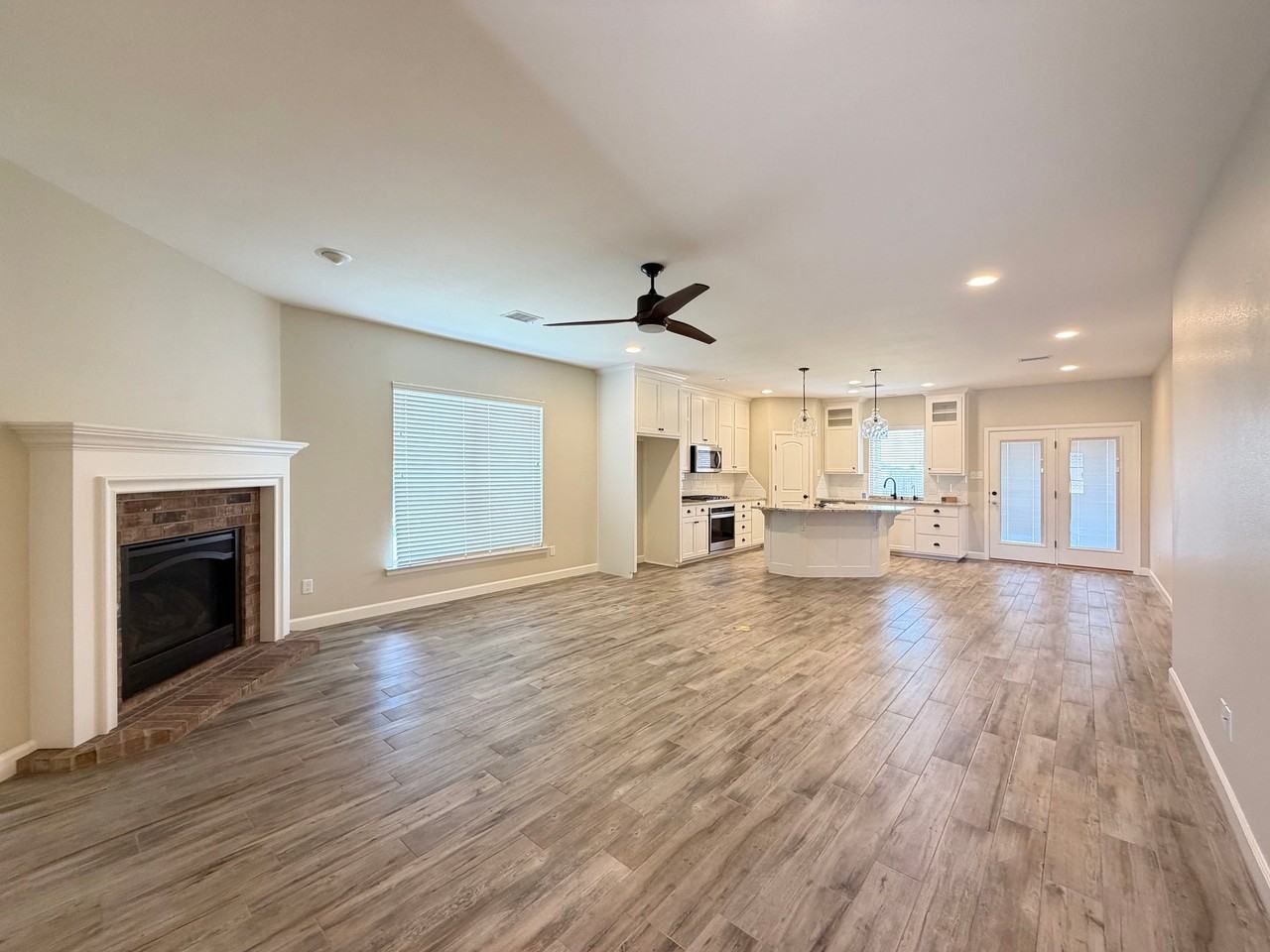 1322 Solomon Ln - Photo 4 of 20