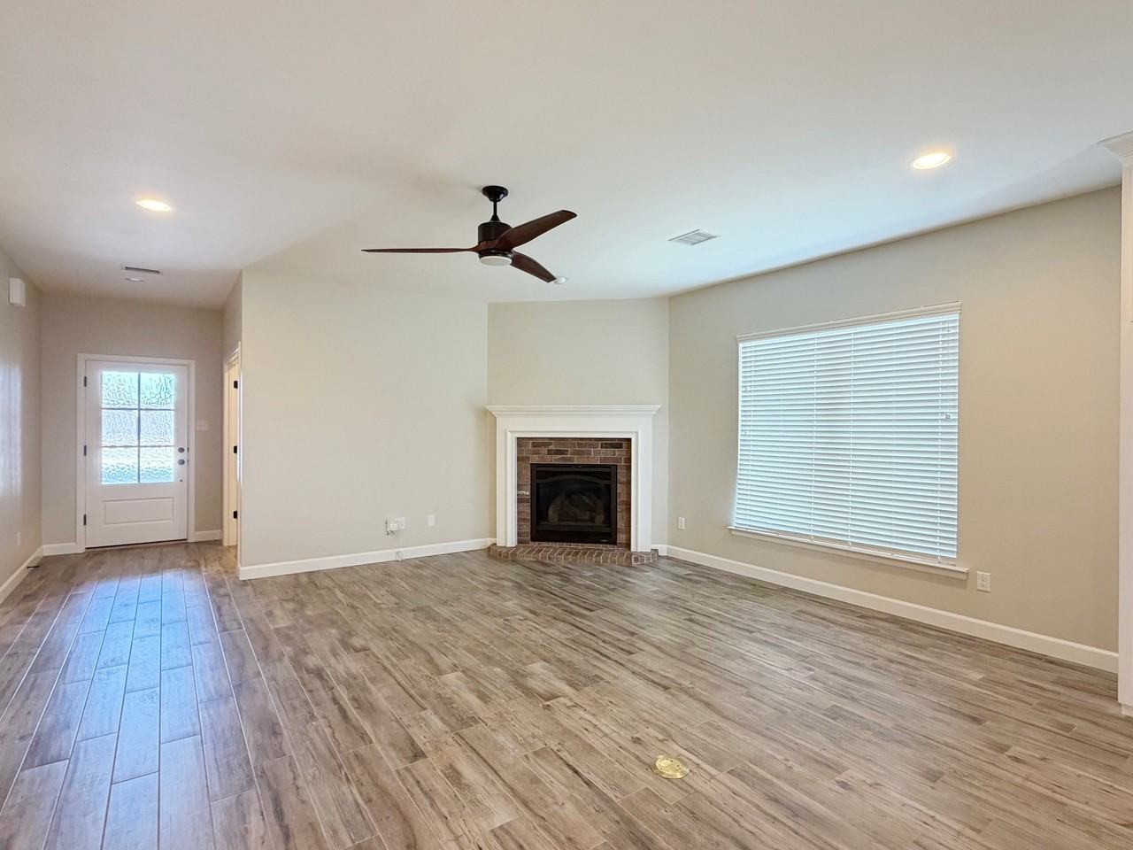 1322 Solomon Ln - Photo 5 of 20