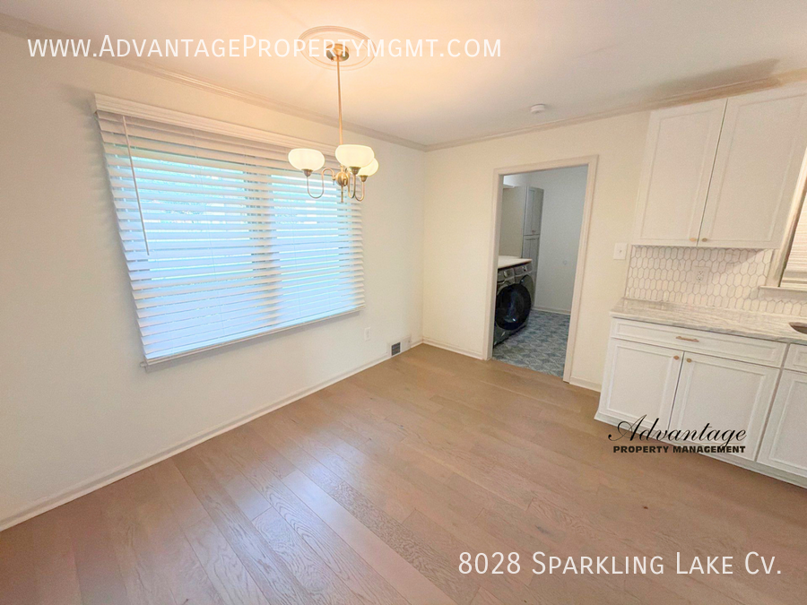 8028 Sparkling Lake Cv - Photo 5 of 35