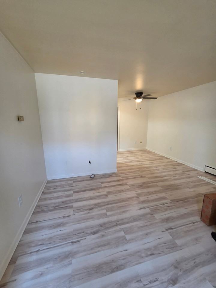 2525 E Maple Rd #3 - Photo 2 of 12