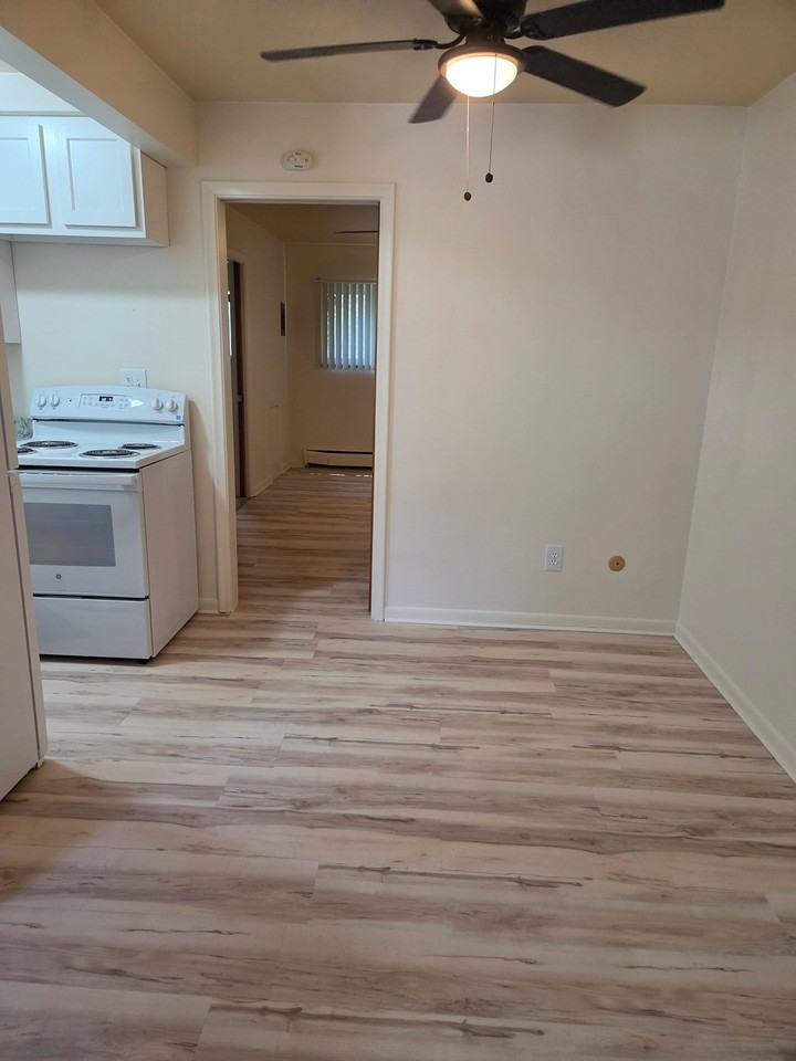2525 E Maple Rd #3 - Photo 3 of 12