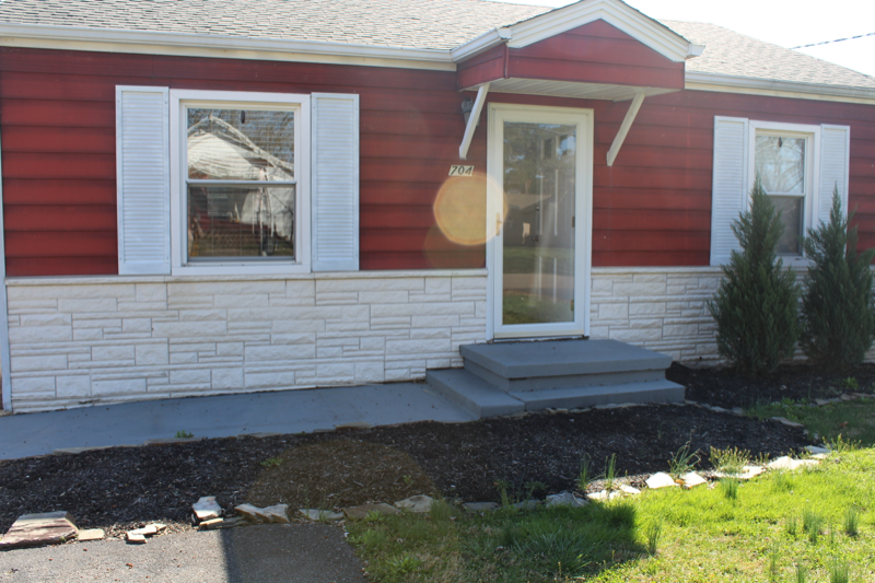 704 N Barton St - Photo 2 of 23