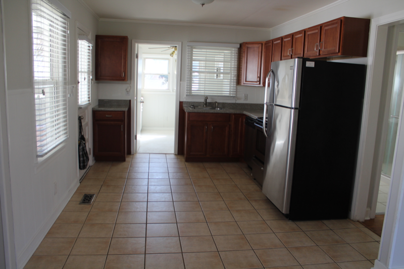 704 N Barton St - Photo 5 of 23