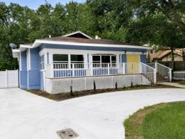 featured image of 1374 Agnes St