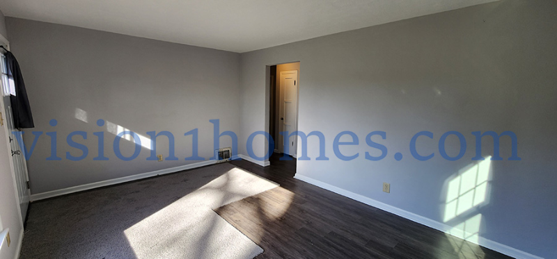 2076 W Wayne St - Photo 4 of 22