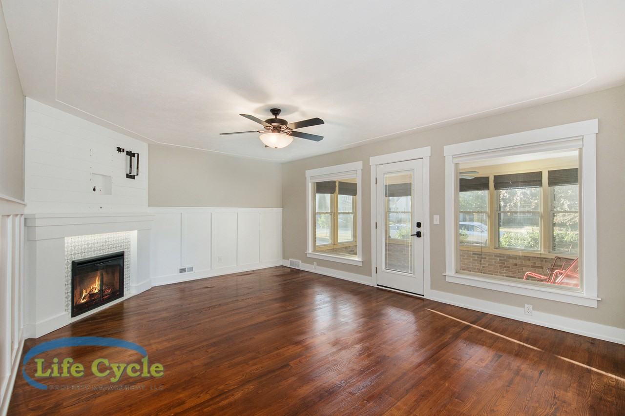 1055 Lake Michigan Dr Nw #1 - Photo 3 of 17