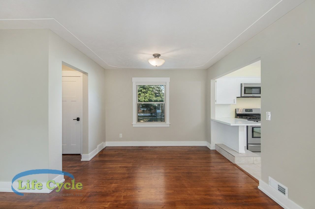 1055 Lake Michigan Dr Nw #1 - Photo 4 of 17