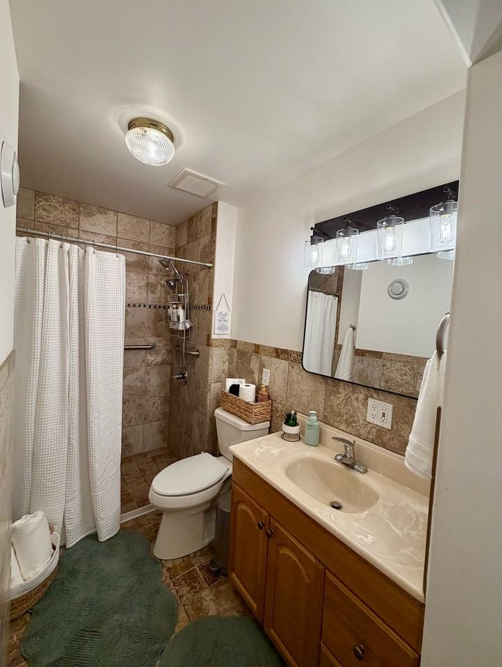 12100 E Woodstock Dr #3 - Photo 6 of 10